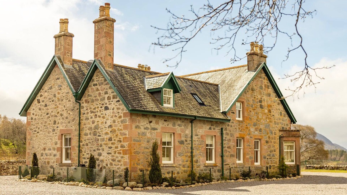 Bunloit Other | Large Luxury Holiday home near Loch Ness