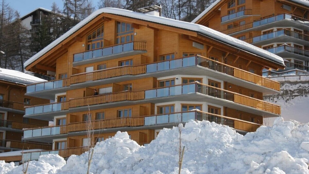 Saint-Pierre-de-Clages Apartment | Large, luxury penthouse with pool very close to ski lift, village, childcare etc
