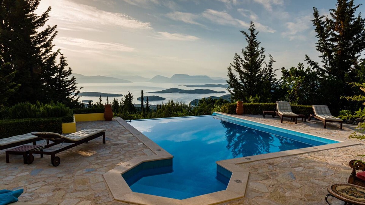Nidri Villa | Large luxury villa on Lefkada with breathtaking Ionian views