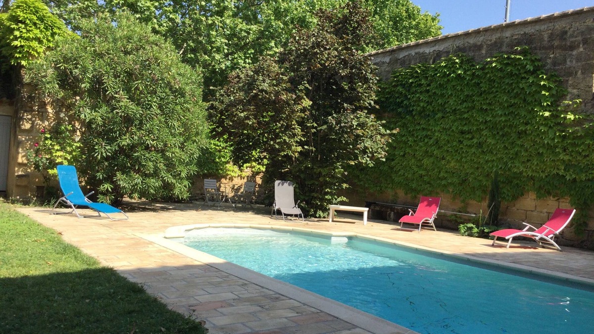 Aigues-Vives House | Large Mansion with Swimming Pool in a Pretty Village