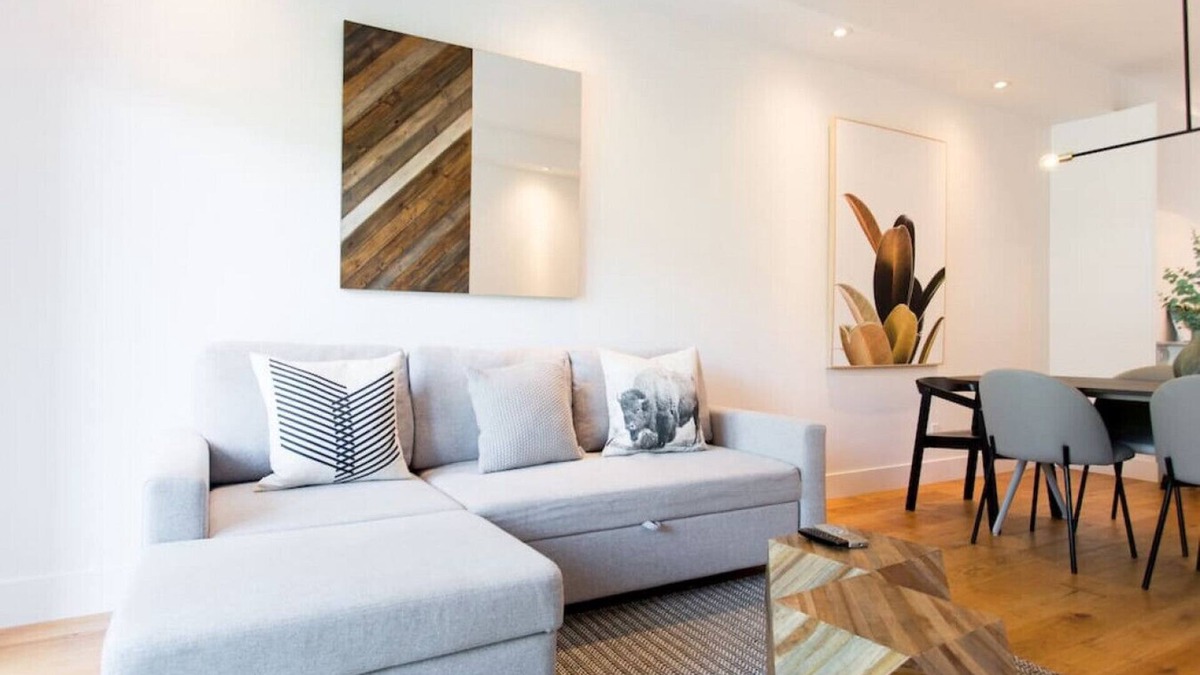 Little Italy Apartment | Large modern 2 bedroom condo in Little Italy plus garage