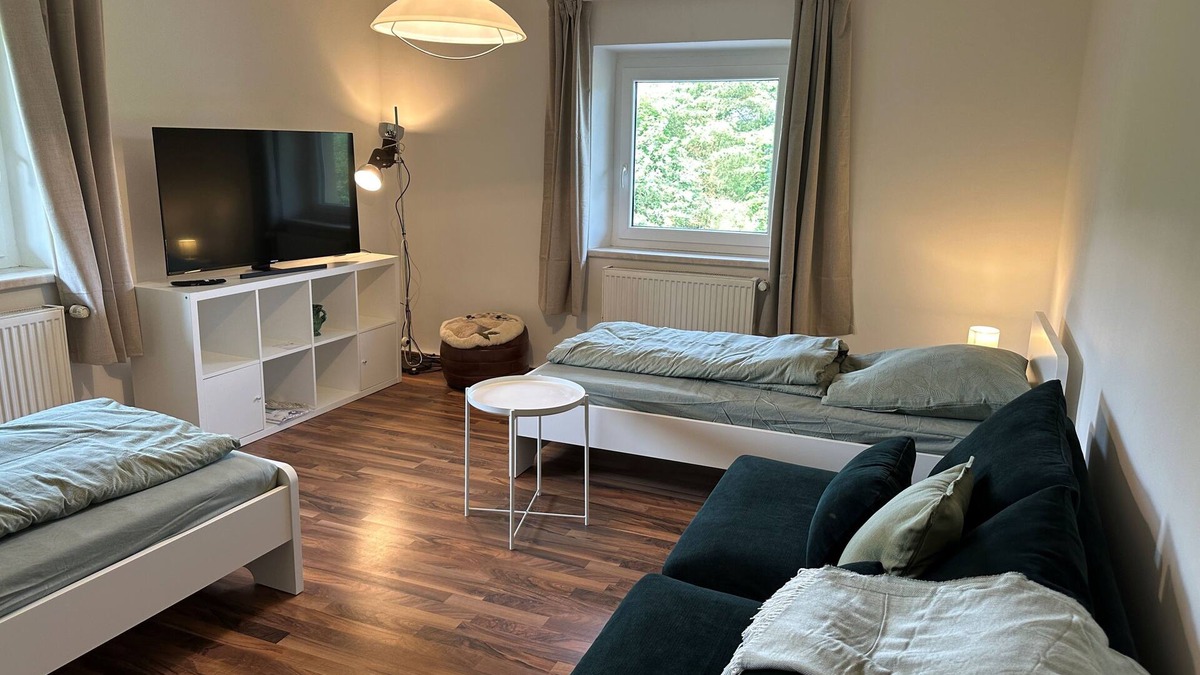 Naila Apartment | Large modern vacation apartment