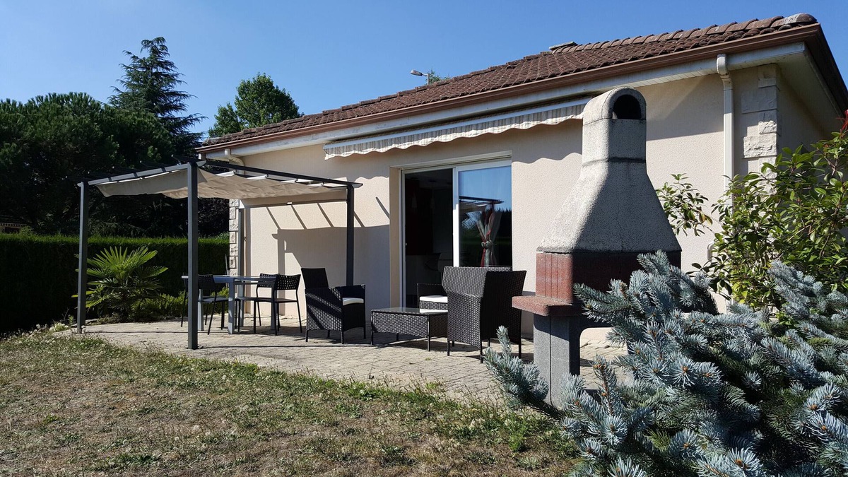 Beaune-les-Mines Villa | LARGE MODERN VILLA