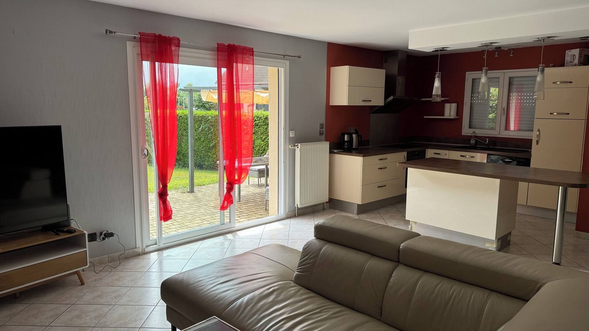Beaune-les-Mines Villa | LARGE MODERN VILLA