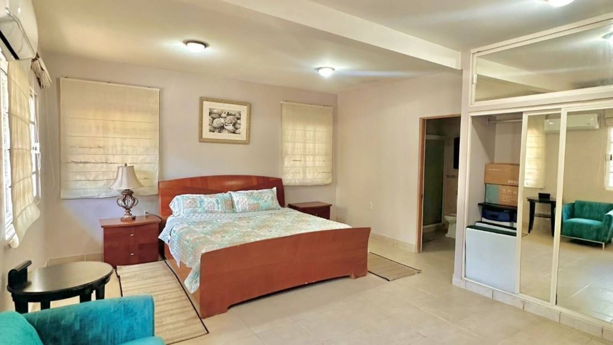 Actopan House | Large multi-family home, pet-friendly, 100mts from the beach, large parking.