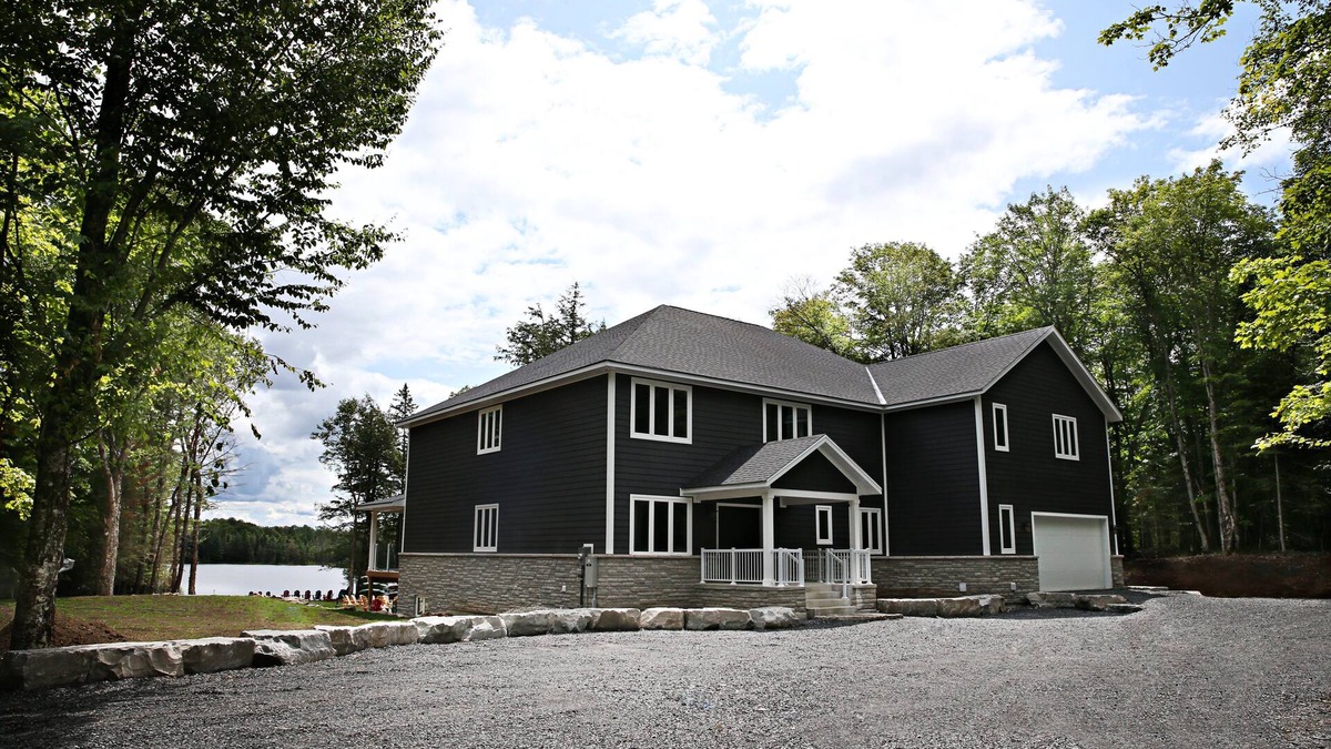 Novar Cottage | Large Muskoka Waterfront Cottage ~ Newly Built 2019 ~ Includes Kayaks/SUP/Canoe