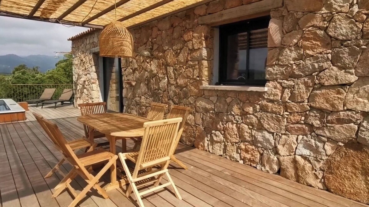 Pinarellu Villa | LARGE NEW SHEEPFOLD HEATED SWIMMING POOL SEA VIEW