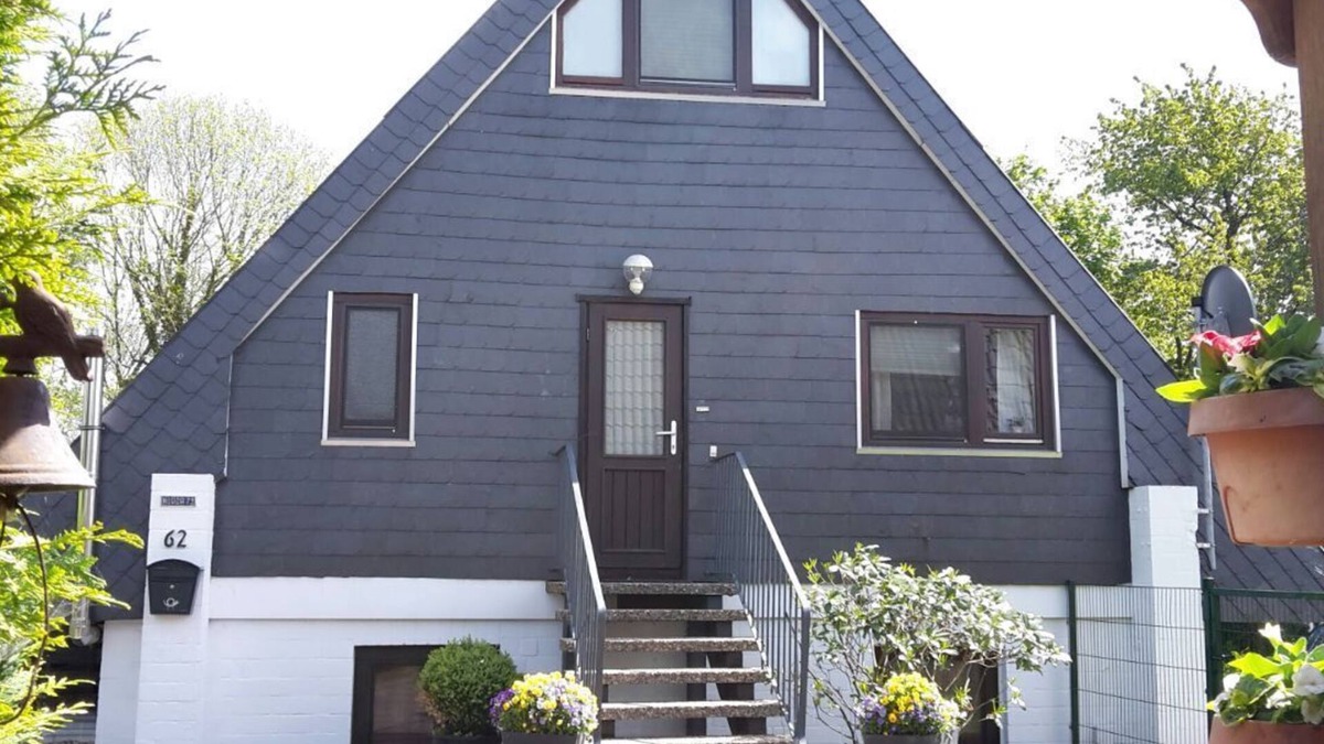 Bunsdorf House | Large Nurda house directly on the Wittensee with stove and private garden. Rowing boat