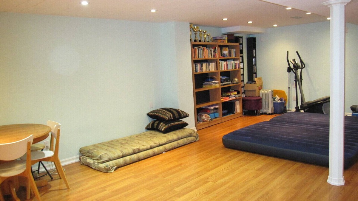 East Credit House | Large Open Basement Room with bathroom and Vegetarian kitchen