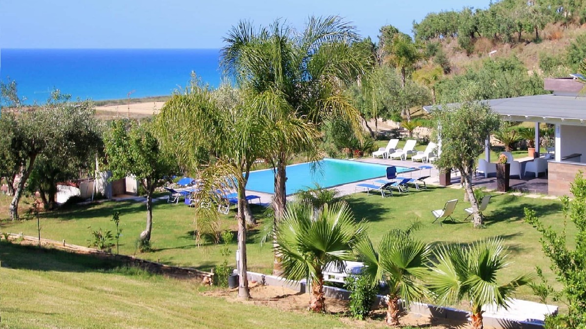 Campofelice di Roccella Villa | Large property with big Garden, Golf, Private Pool, Sea View, Wi-Fi, Air Condit