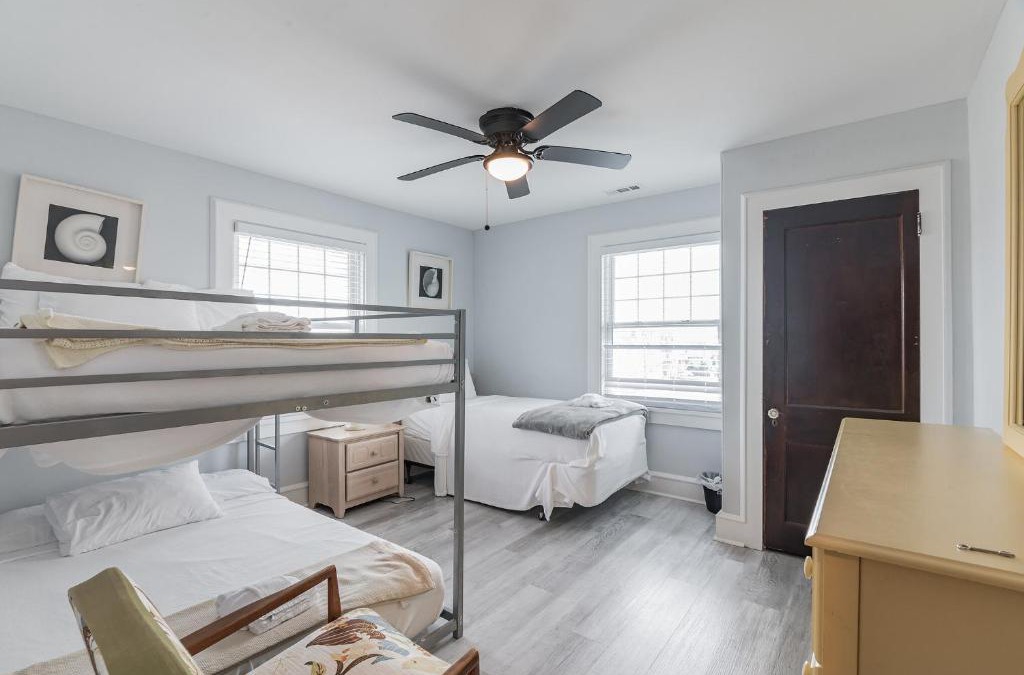 Ventnor City Apartment | Large Patio with Ocean Views Beach Block Parking Unit 3
