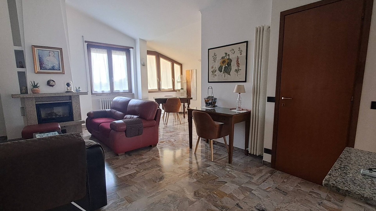 Verdellino House | Large penthouse with terraces + closed parking space -served by public transport