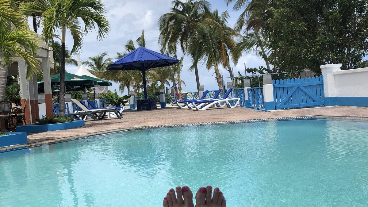 Maho Hotel | Large Pool/1 BR/1Bath Apt. in Beautiful St. Martin in Simpson Bay!