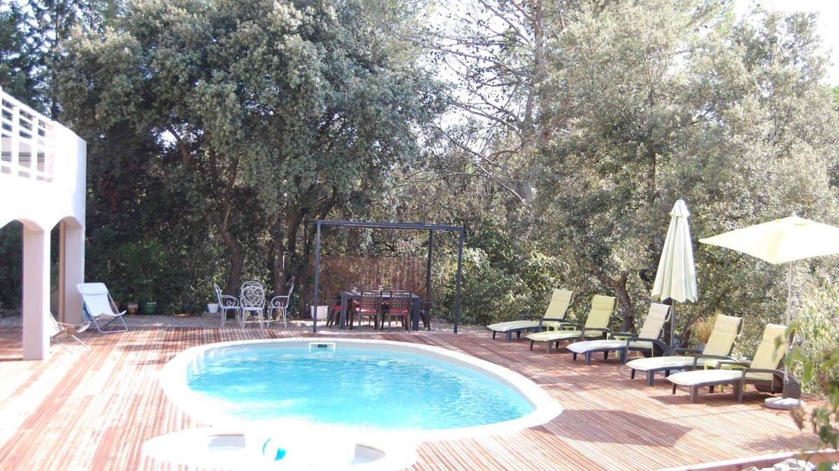 Nimes City Centre Villa | Large, pretty villa in the garrigue of Nîmes