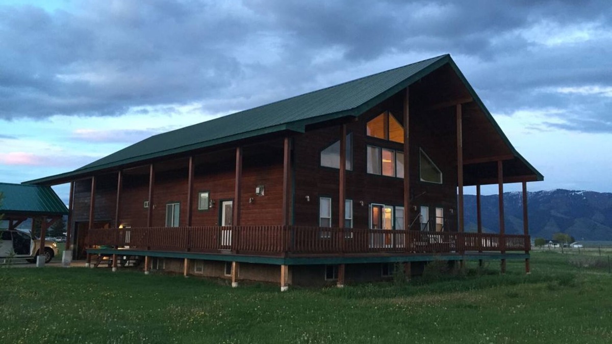 Auburn Cabin | Large Private Cabin Retreat - Star Valley, WY. Fishing, Hiking, Jackson Hole