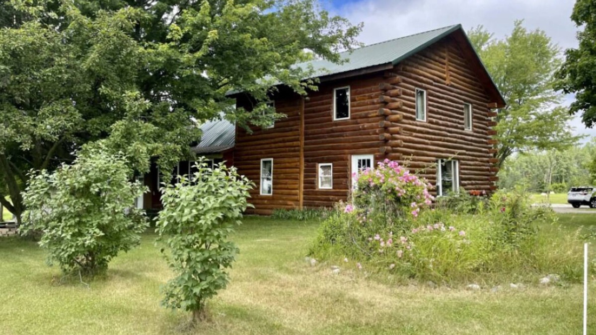 Scottville Other | Large private farm home