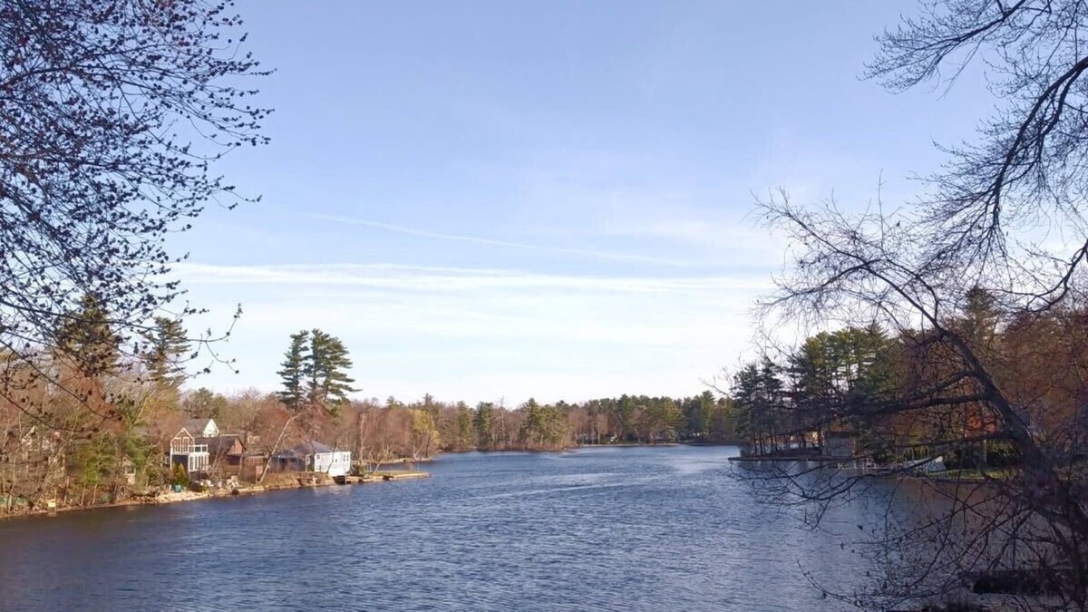 Salem Apartment | Large Private Guest House with Lake Views
