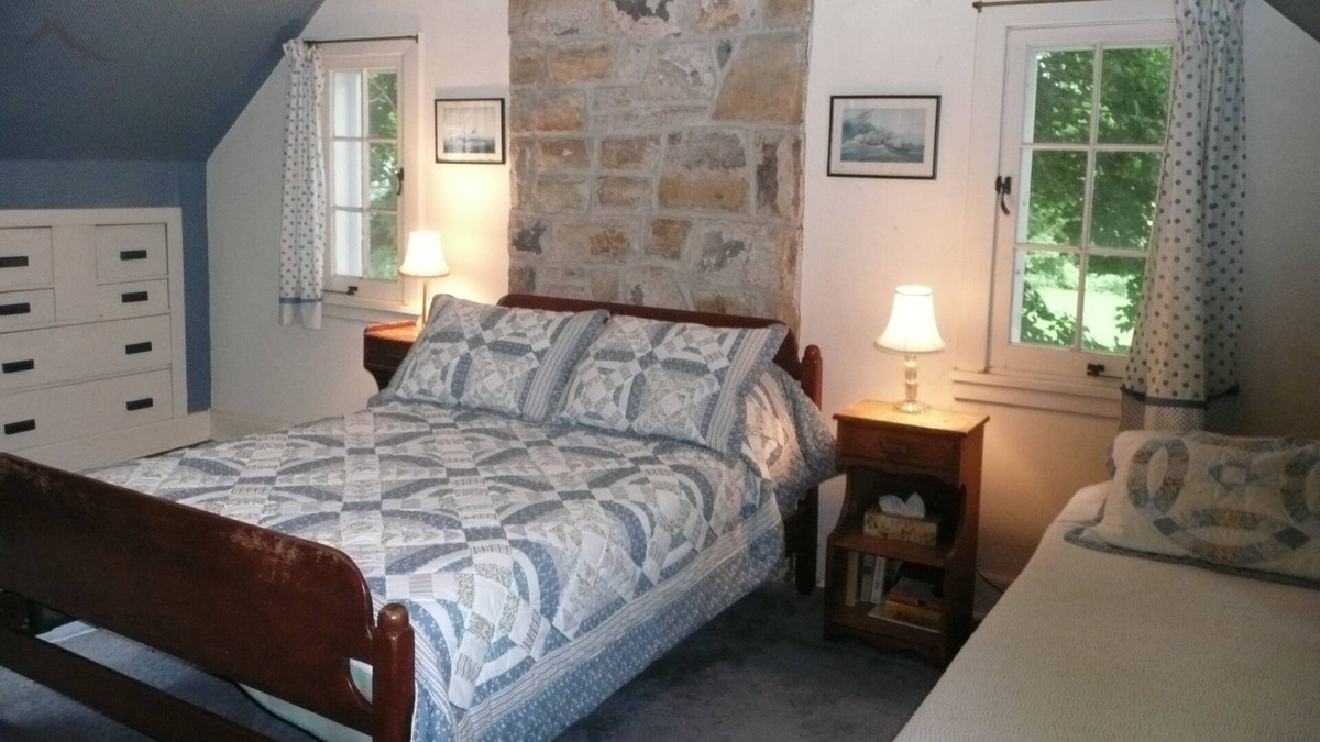 Drummond-North Elmsley House | Large, Private Heritage Summer Home on Lake Mississippi