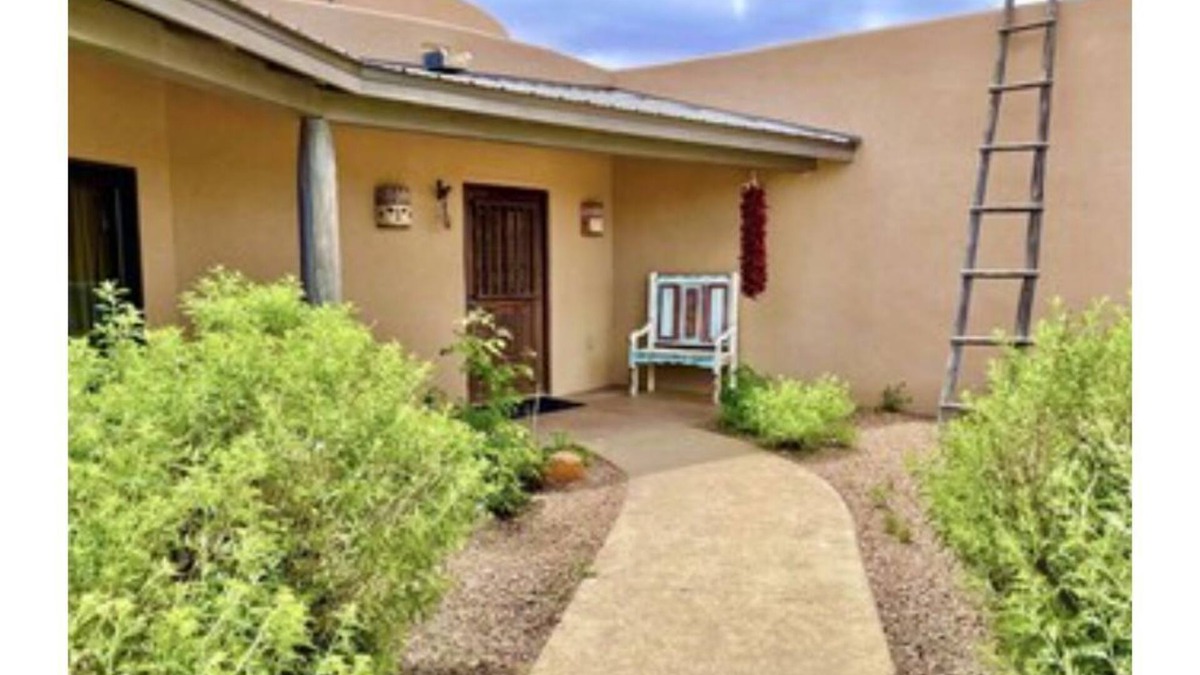 Lamy House | Large private, high end home with sweeping views on 13 acres.