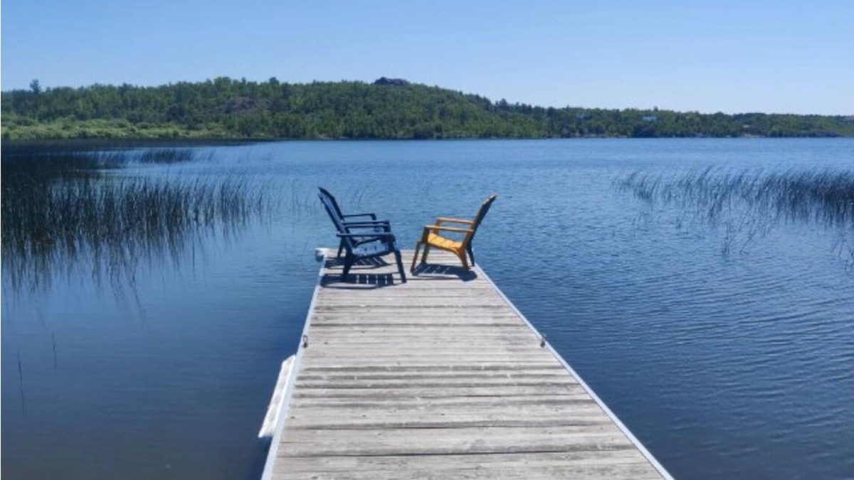 Azilda House | Large & Private Luxury Executive Waterfront Lakeview Estate
