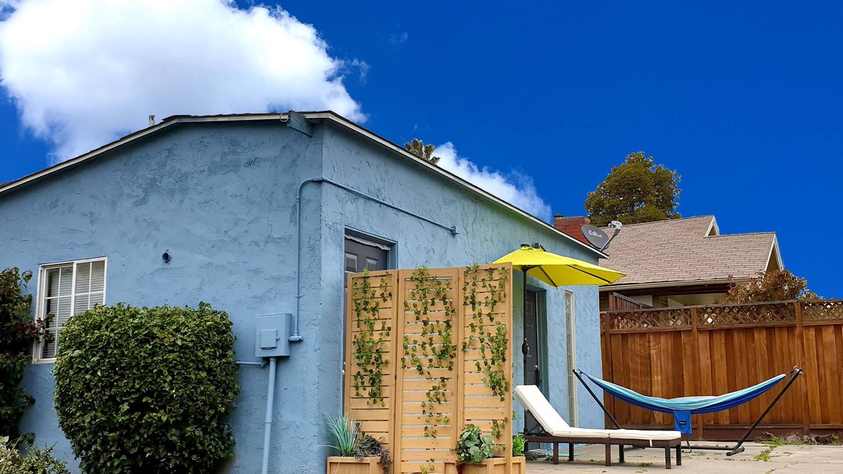 Northside Apartment | Large Private Oasis with Yard Space, Minutes to Downtown