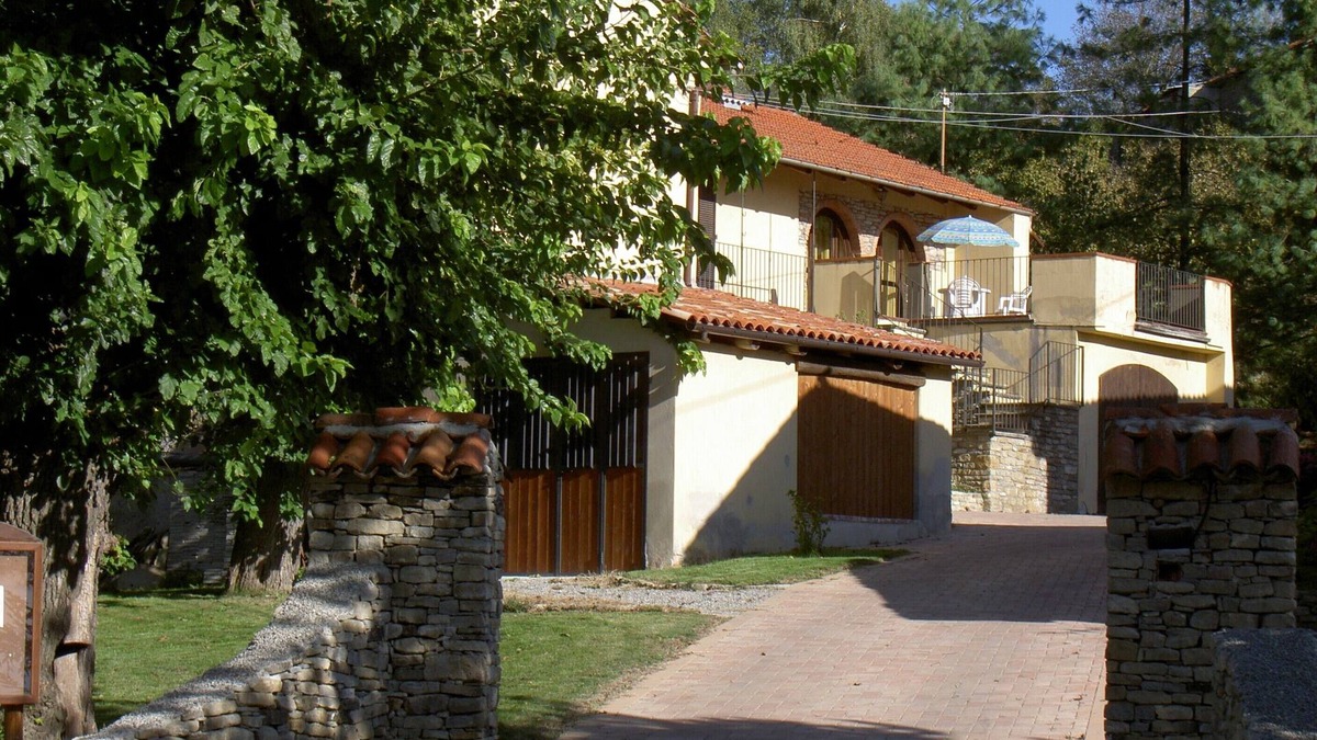 Bonvicino House | Large, quiet, detached country house in the heart of the High Langhe