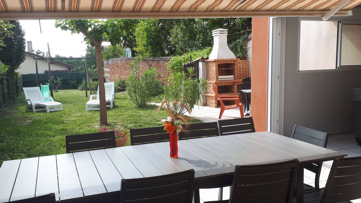 Lafrancaise House | Large quiet gite for 10 people with spa and sauna 3 MN from the Vallée des Loisirs
