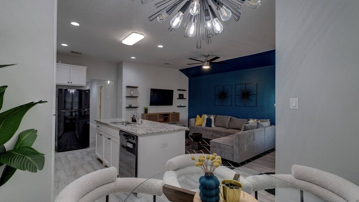 OST - South Union House | Large retreat near med center