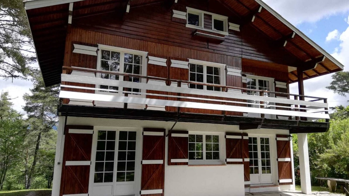 La Bastide Ski Chalet | large riverside chalet near Gorges du Verdon
