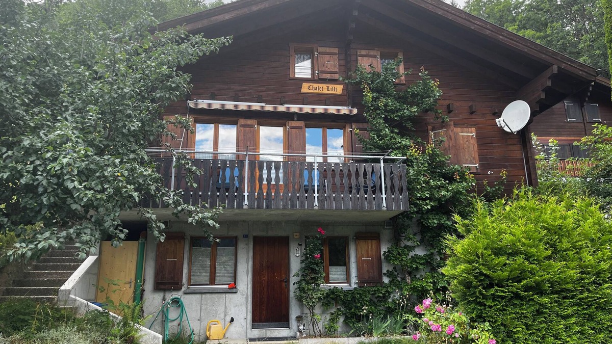 Fiesch Ski Chalet | Large romantic chalet in the countryside with Swedish stove!