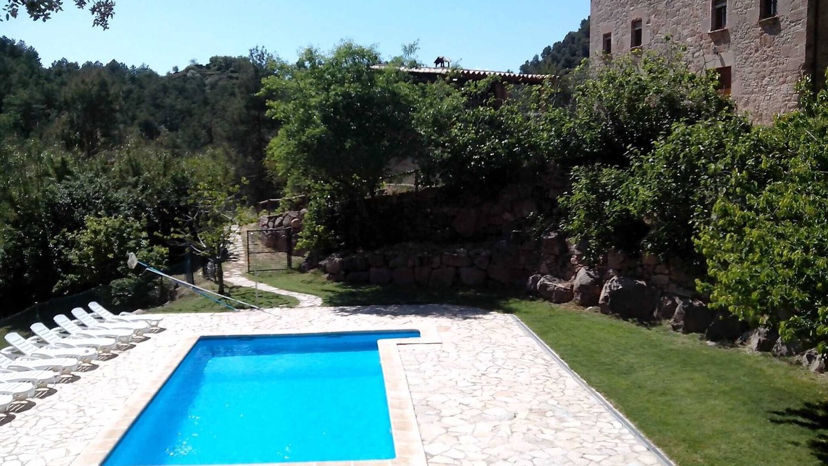 Cardona Cottage | Large rural house with outdoor pool 1 hour from Barcelona.