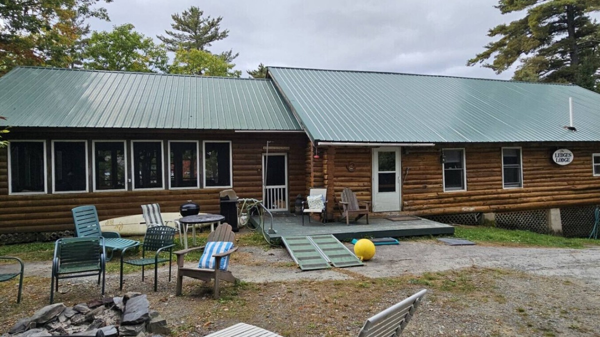 Monson Cabin | Large Rustic Cabin * Waterfront *Lake Access