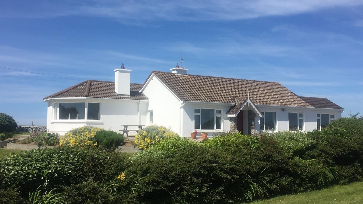 Ardfert Cottage | Large scenic 3 bed cottage close to beach, mountain views, Wild Atlantic Way