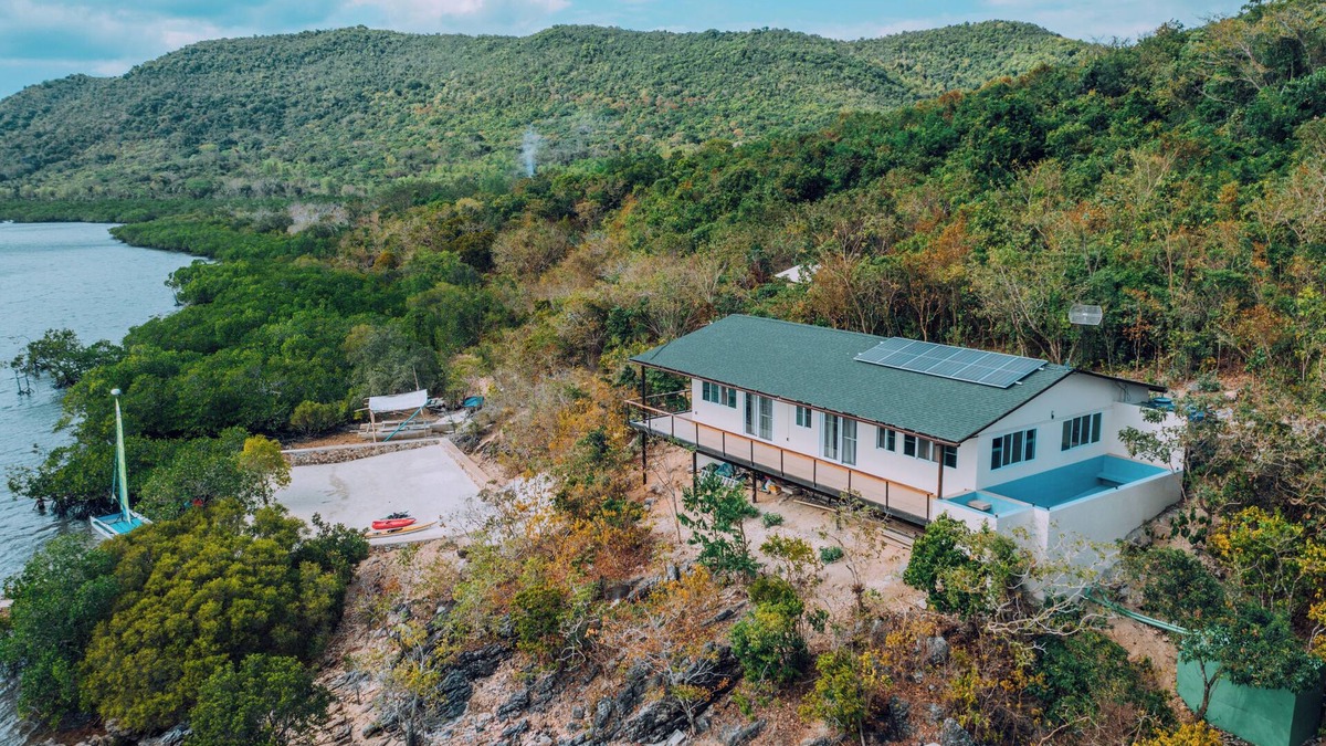 Coron House | Large Seaview House with Pool