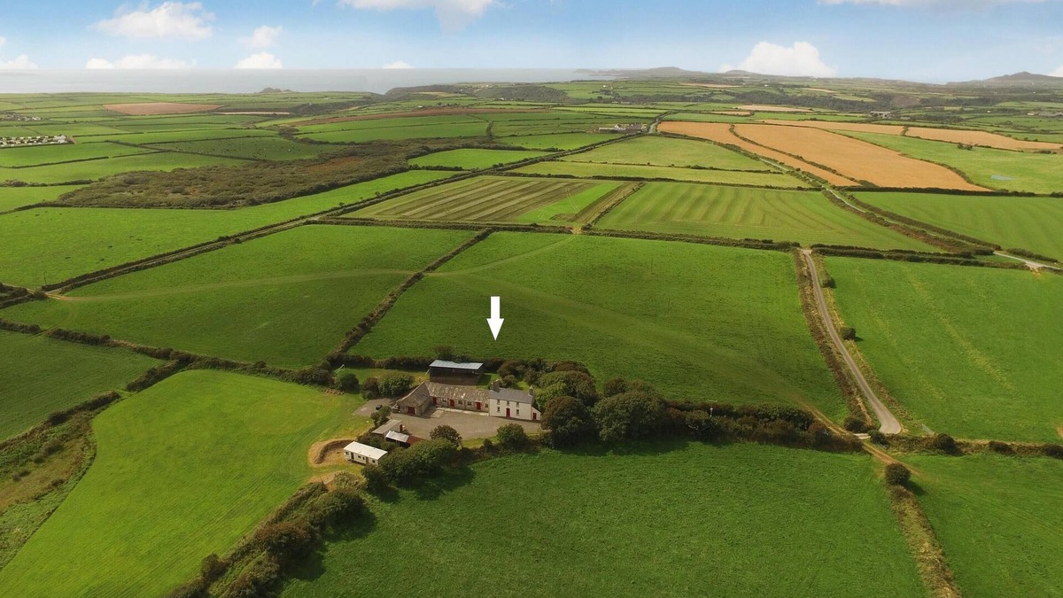 St Brides Cottage | Large Secluded, Pet Friendly Cottage, set in 12 acres-Great Base For Exploring