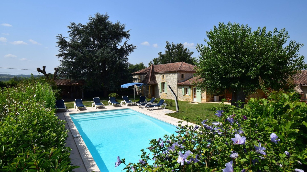 Saint-Georges Other | Large self-catering gîte on a farm, in the heart of the Lot Valley