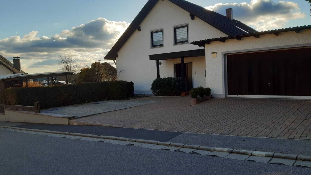 Ebermannsdorf Apartment | Large, spacious vacation apartment in Ebermannsdorf