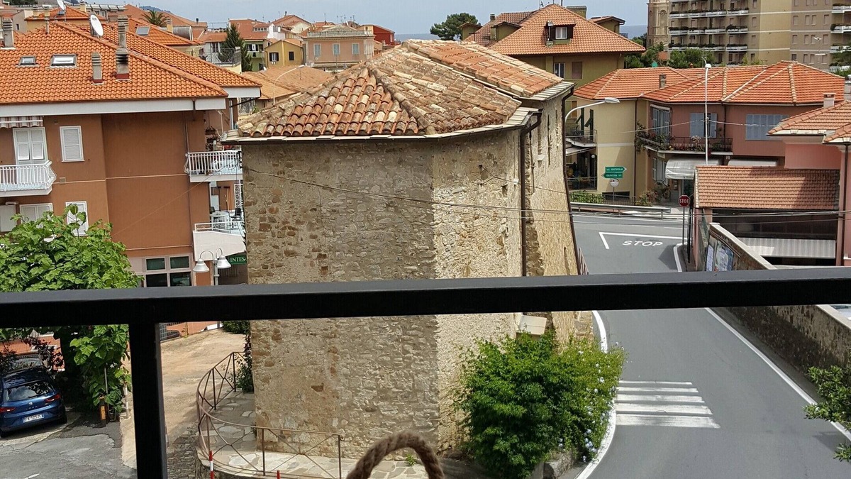 San Lorenzo al Mare Apartment | Large studio 4 beds - 200 m from the beach - Sea view
