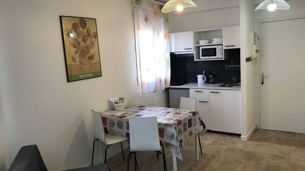 Pantin Apartment | Large Studio 2/4 persons