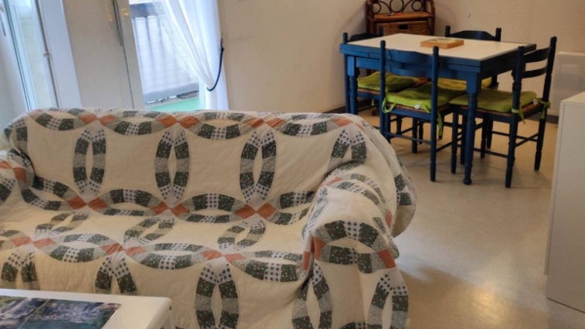 Aulus-les-Bains Apartment | Large Studio Balcony Private Parking 2/3 persons Aulus les Bains 10 kms from Guzet