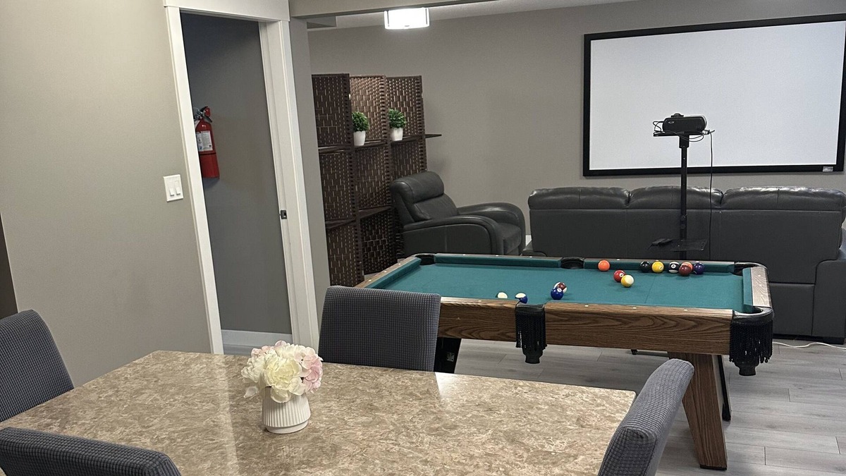 Regina Apartment | Large studio basement suite