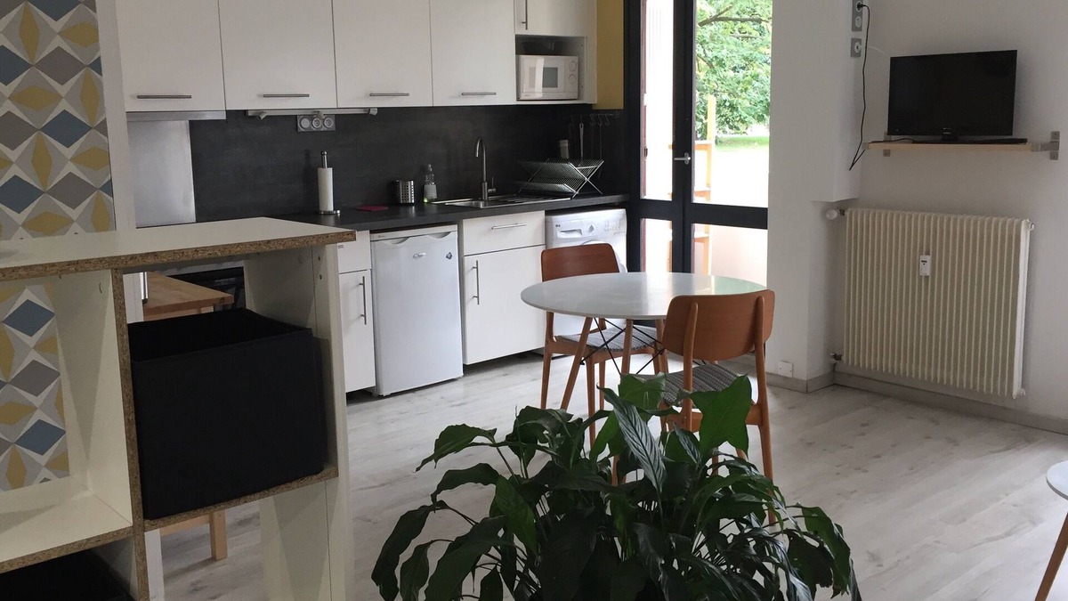 Minimes - Barriere de Paris Apartment | Large studio Compans Caffarelli