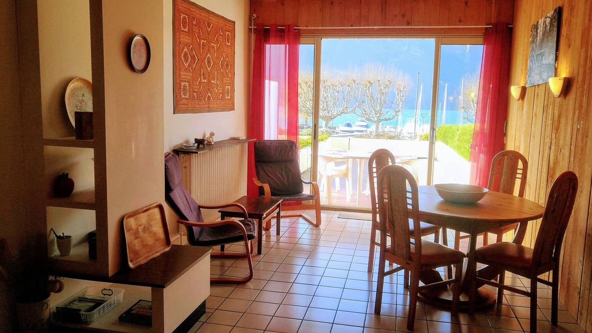 Aix-les-Bains Apartment | LARGE STUDIO of 35 m² FACING LAKE BOURGET AND THE GRAND PORT OF AIX-LES-BAINS