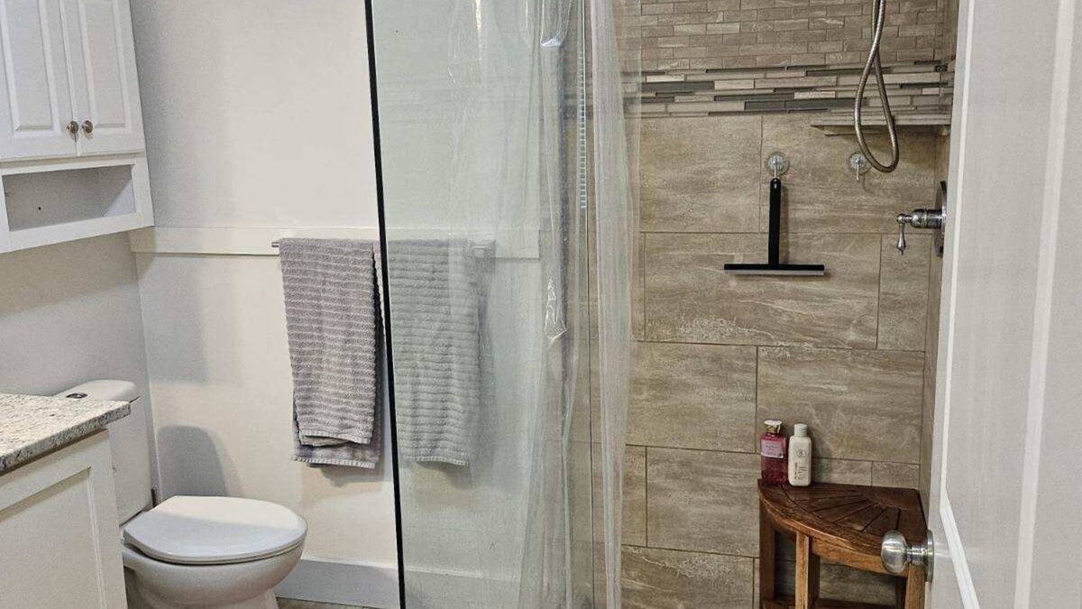 Smithfield Apartment | Large Studio with open concept, king size bed