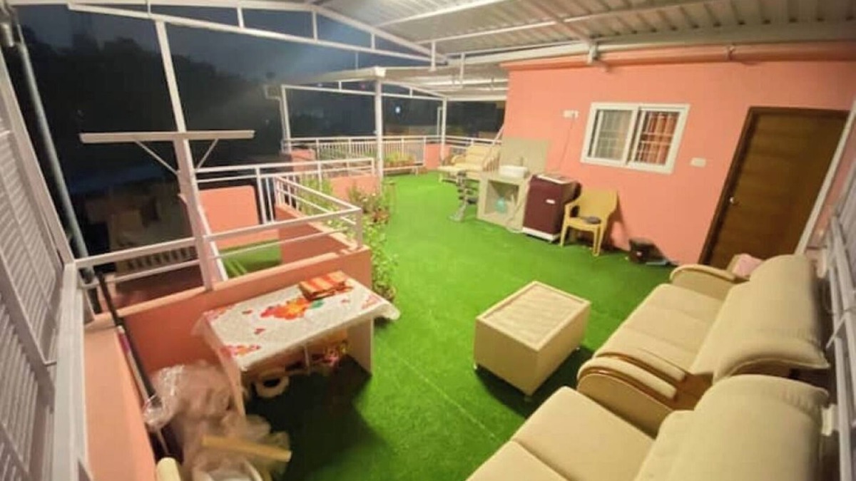 Hebbal Apartment | Large studio with patio, for girls and couples