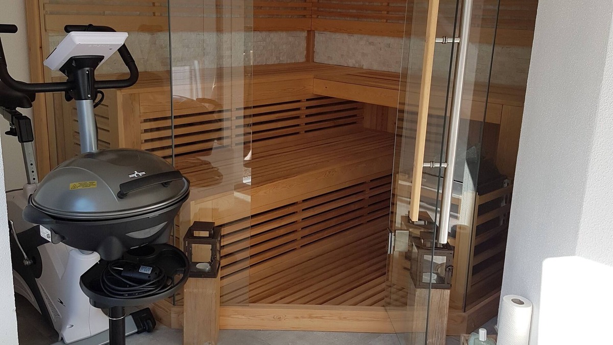 Rudenberg Apartment | Large stylish vacation apartment with sauna and far-reaching views, quiet location near Titisee