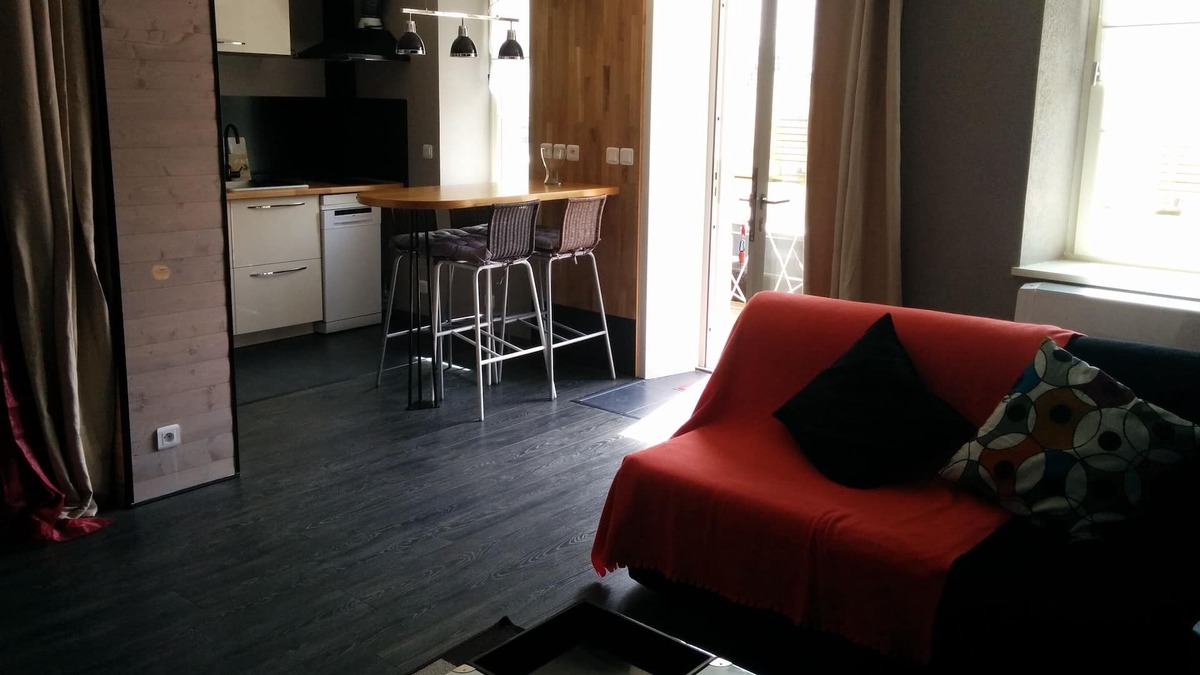 Le Bon Sauveur Apartment | Large sunny studio full of charm in the city center.