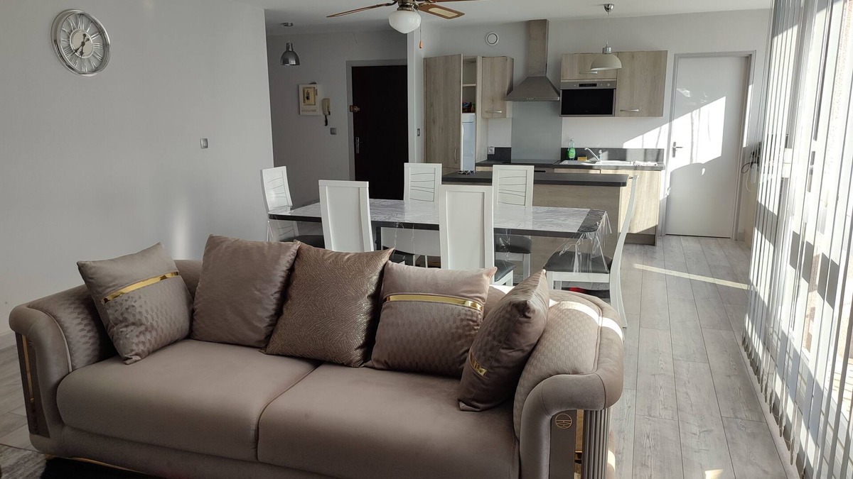 Creil Apartment | Large superb apartment near Paris