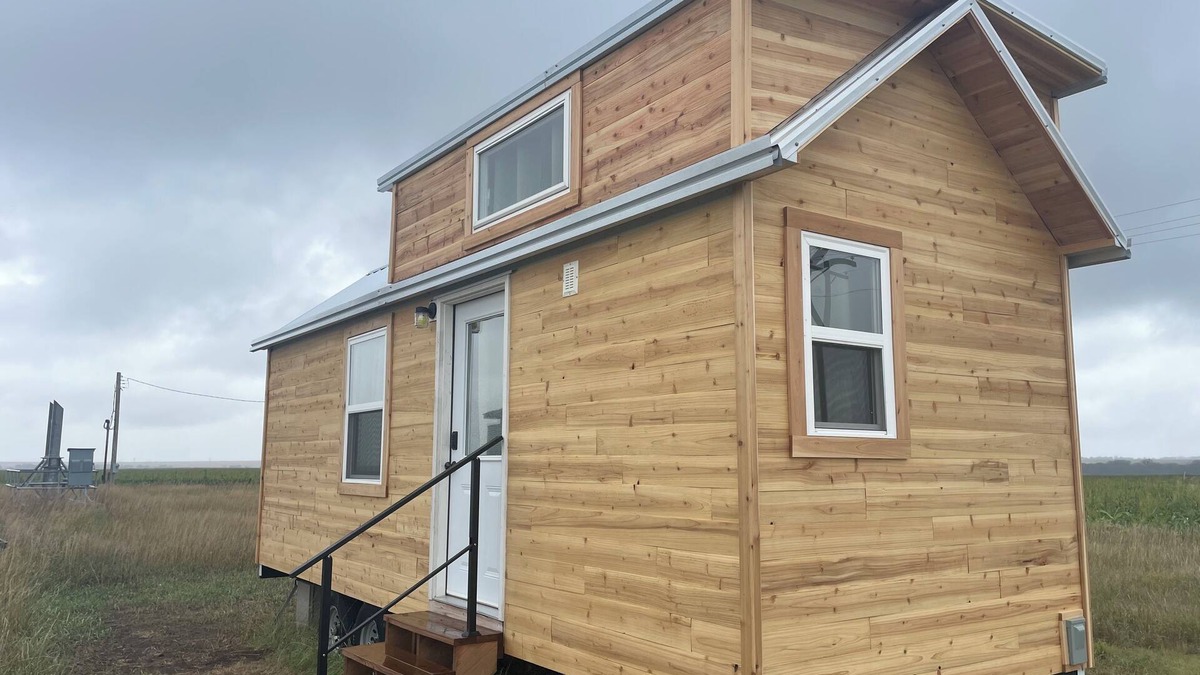 Walker Cabin | Large Tiny Home Cabin - Sleeps 6