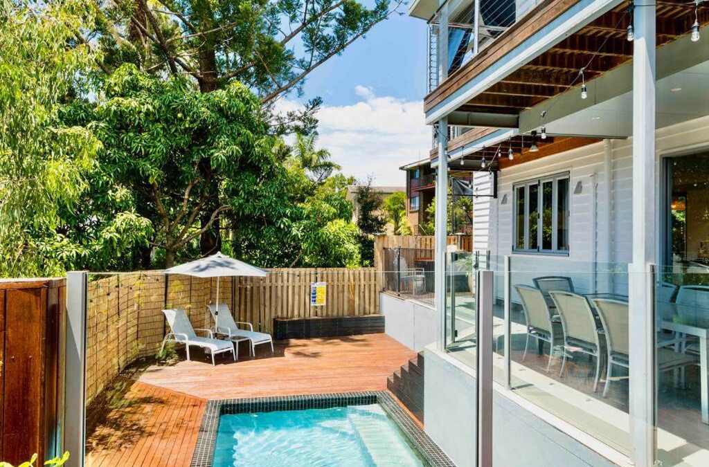 Tugun House | Large Tugun Modern House minutes to the beach